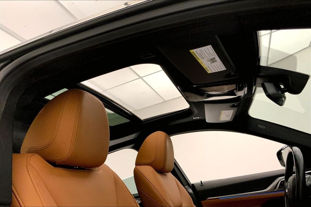 Used 2023 Black Sapphire Metallic BMW  image 25