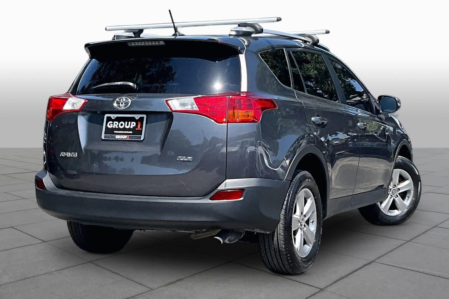 Used 2015 Magnetic Gray Metallic Toyota XLE image 13