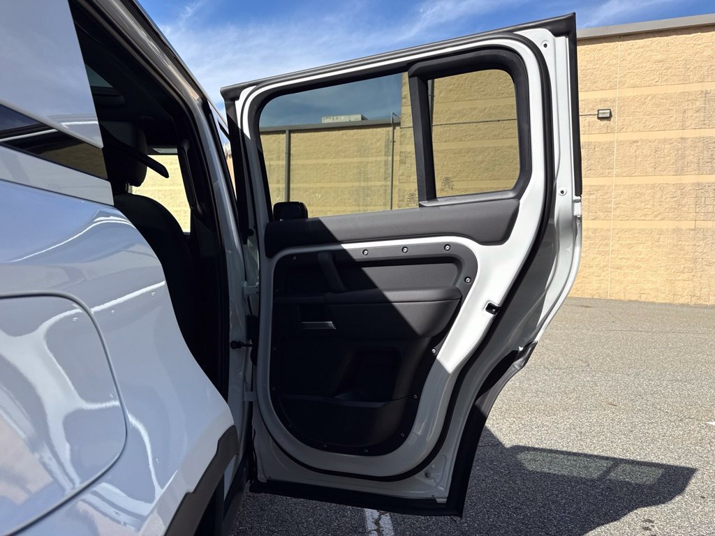 New 2026 White Land Rover S image 14