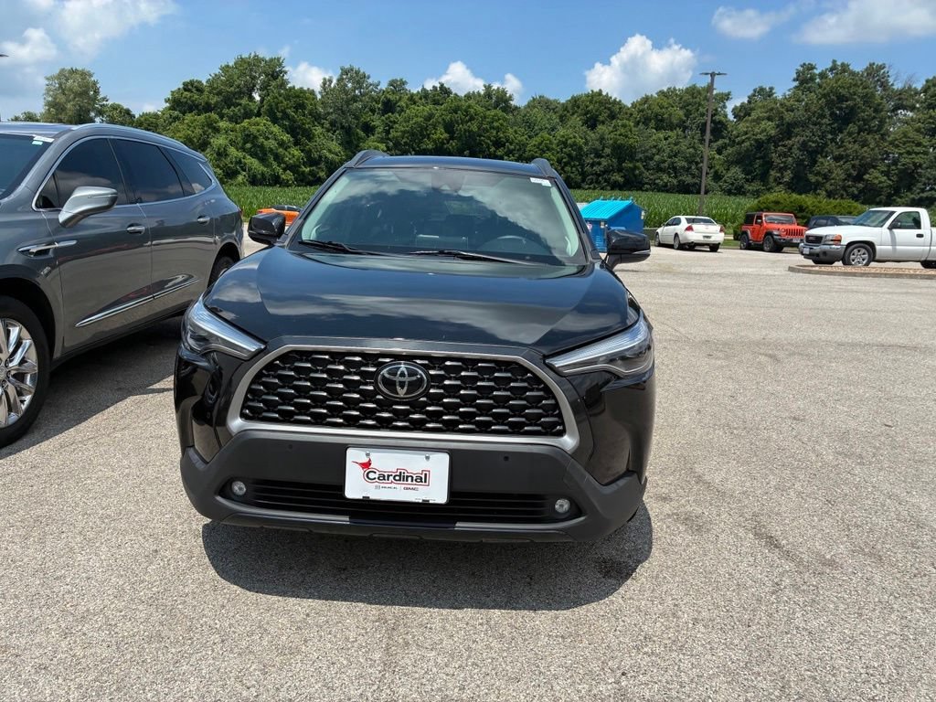 Used 2022 Black Toyota XLE image 6