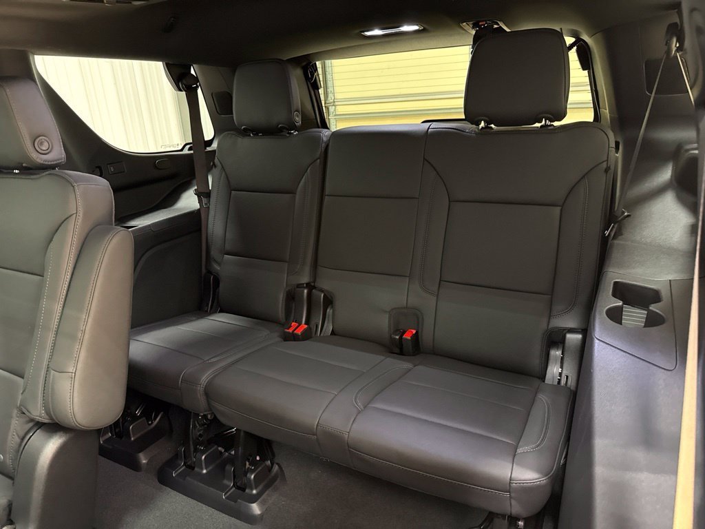 2027 Chevrolet Tahoe Z71 - Photo 34