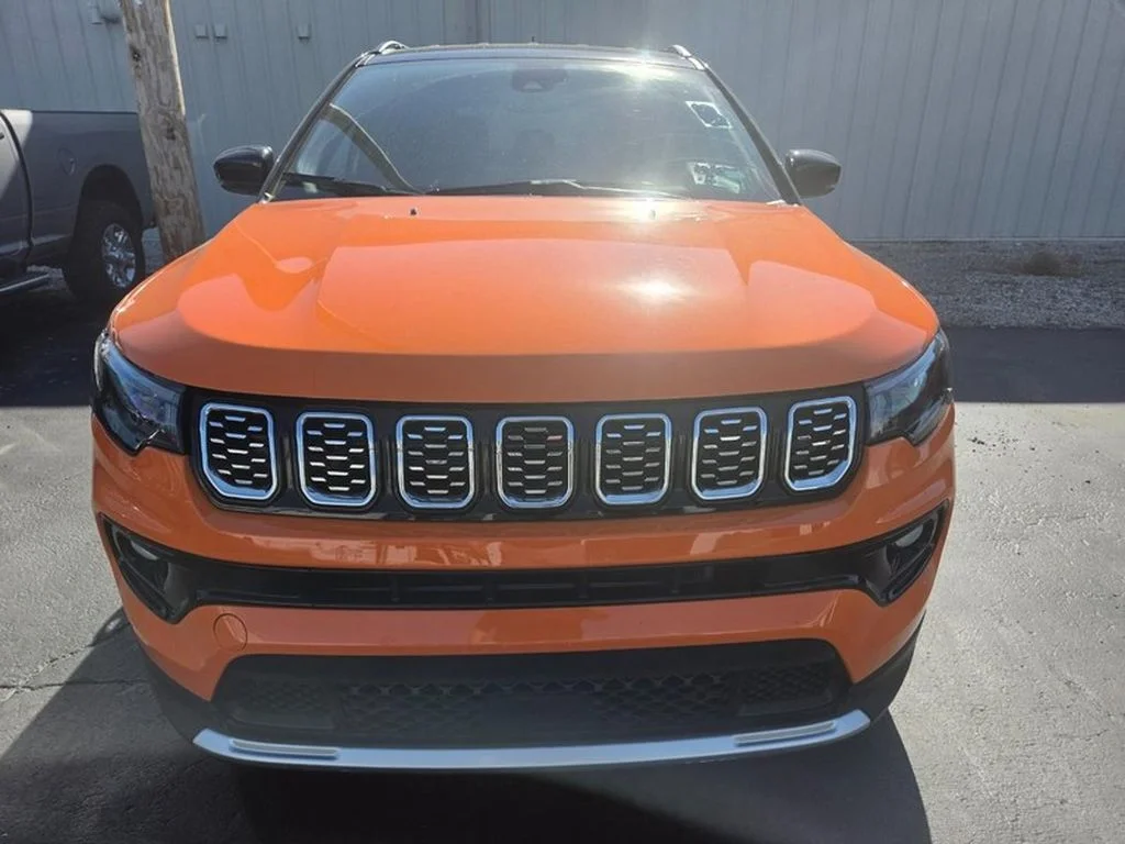 Used 2026 Joose (DISC) Jeep Limited image 2