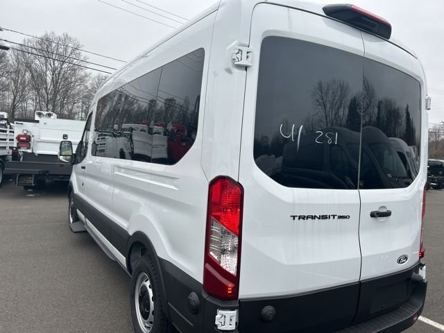 New 2026 Oxford White Ford Passenger Van XL image 5