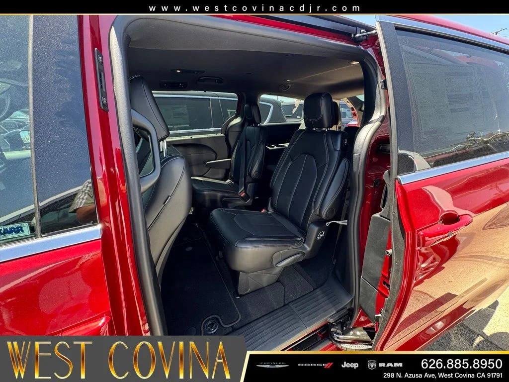 New 2027 Red Hot Pearl-Coat Exterior Paint Chrysler Select image 31