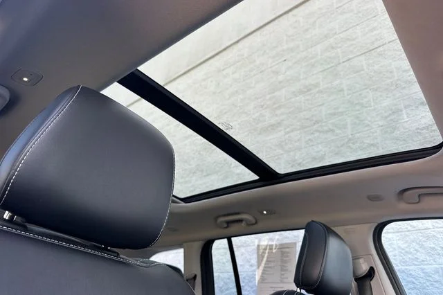 Used 2024 White Jeep 4xe image 19