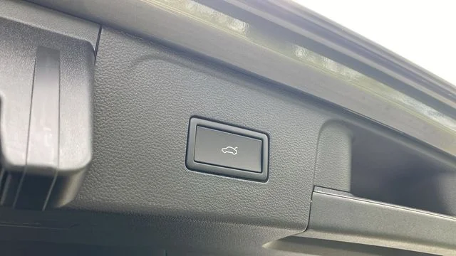 New 2026 Green Volkswagen 2.0T SE w/Technology image 29