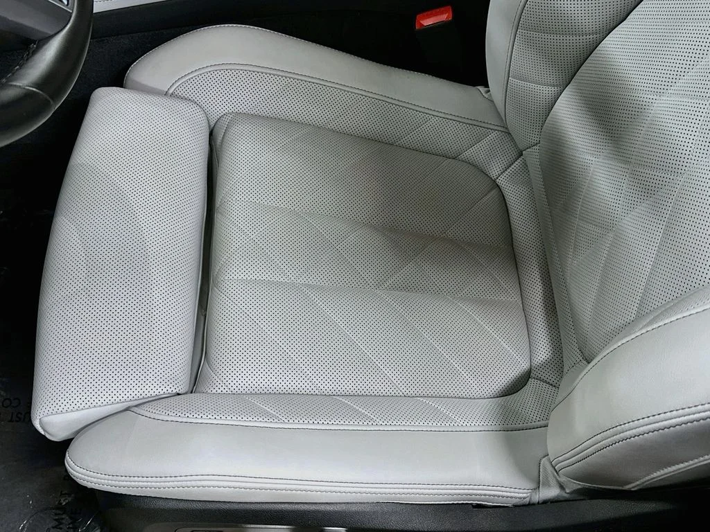 Used 2024 Blue BMW xDrive40i image 21