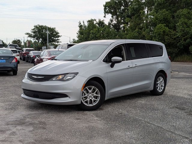 2023 Chrysler Voyager LX