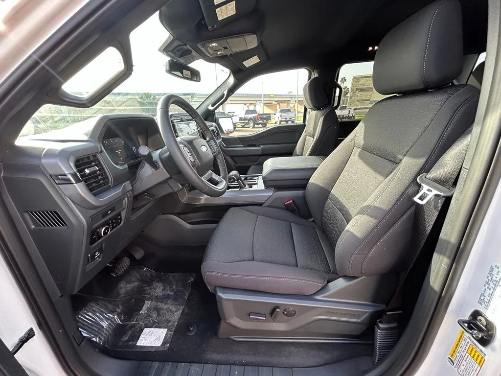 New 2026 Oxford White Ford XLT image 18