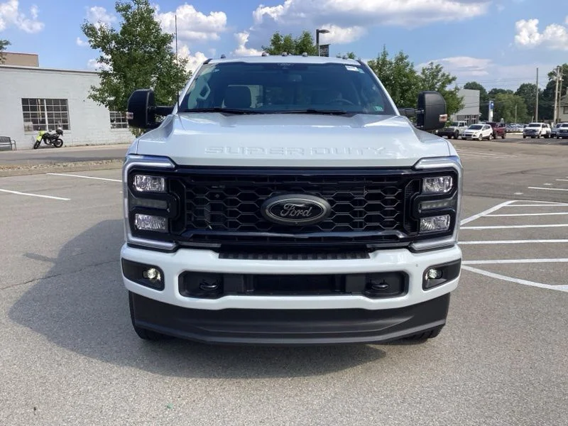 New 2026 White Ford XLT image 2