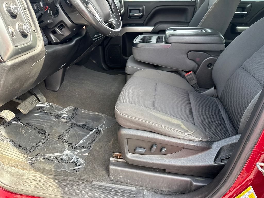 Used 2018 Red Chevrolet LT image 9