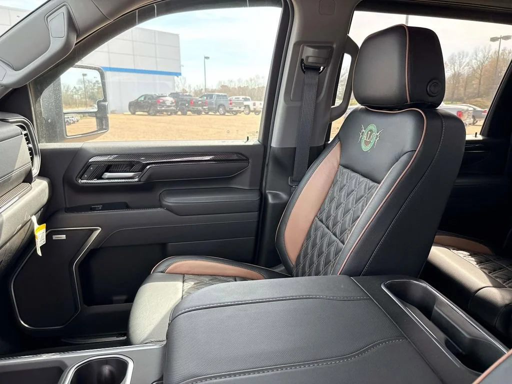 2025 Chevrolet Silverado 2500 HD LTZ - Photo 29