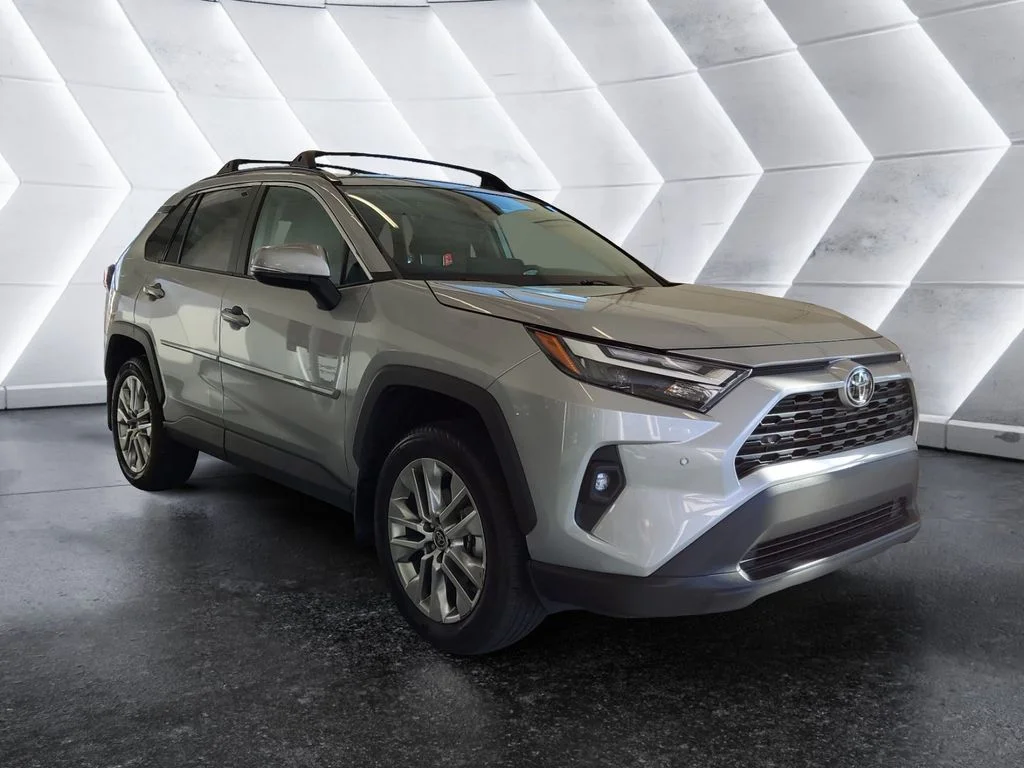 Used 2023 Silver Toyota XLE Premium image 1