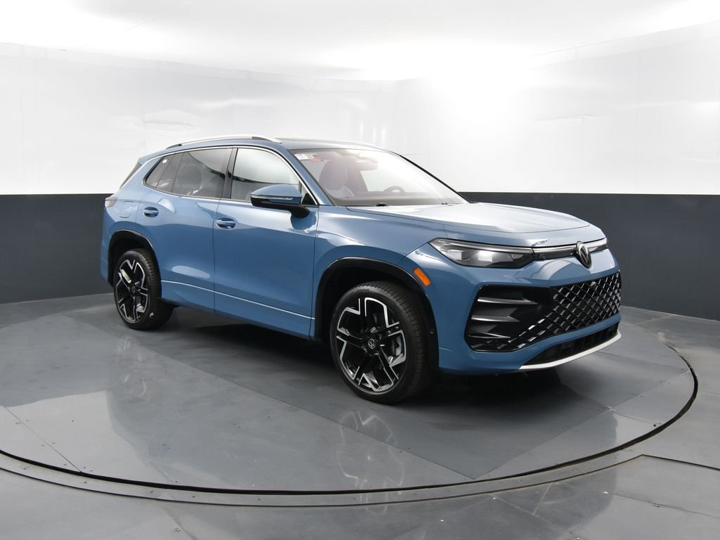 Used 2025 Monterey Blue Pearl Volkswagen 2.0T SEL R-Line image 3