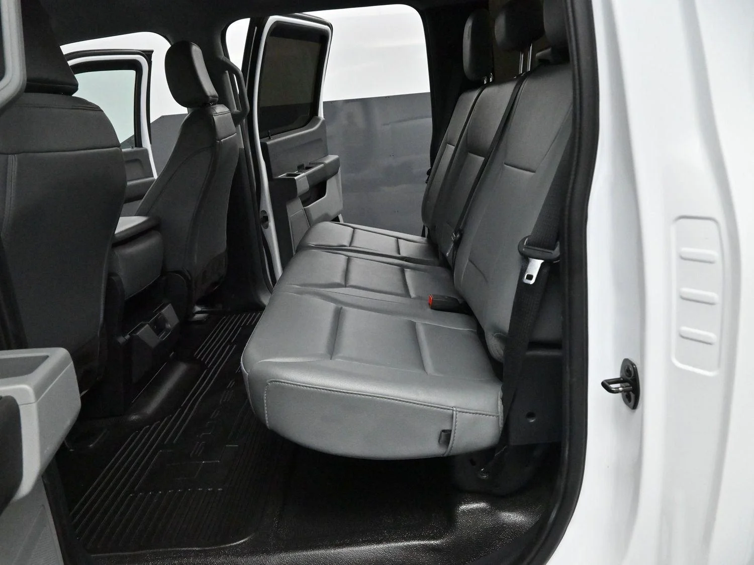 Used 2023 Oxford White Ford XL image 26