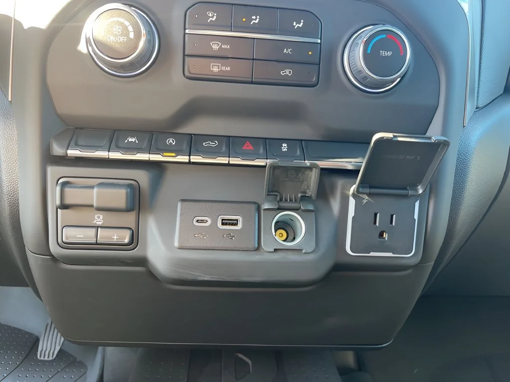 Used 2025 Summit White Chevrolet Custom image 24