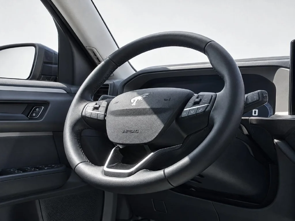 Used 2025 Green Ford Big Bend image 21