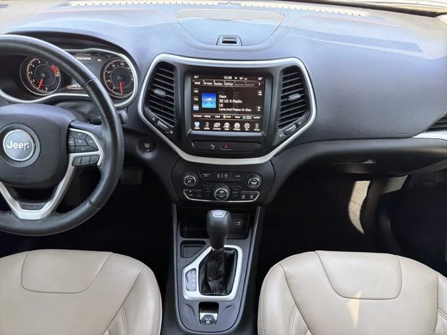 Used 2018 Gray Jeep Limited image 13