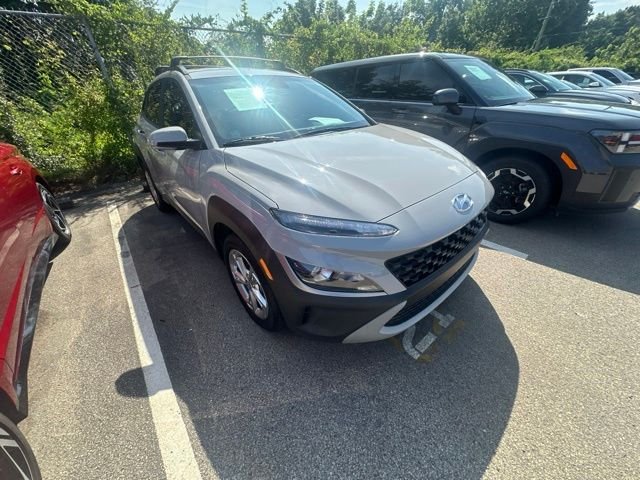 Used 2023 Silver Hyundai SEL image 1