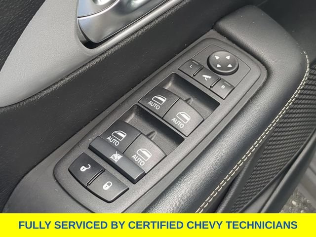 Used 2025 White Chrysler Limited image 23