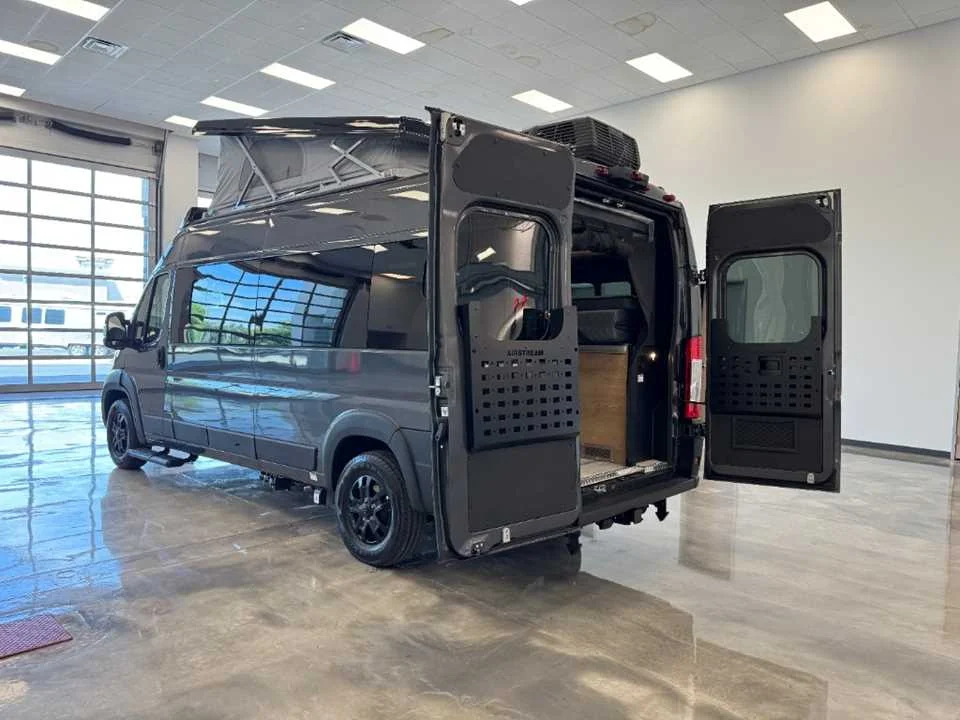 New 2026 GRANITE CRYSTAL METALLIC AIRSTREAM  image 6