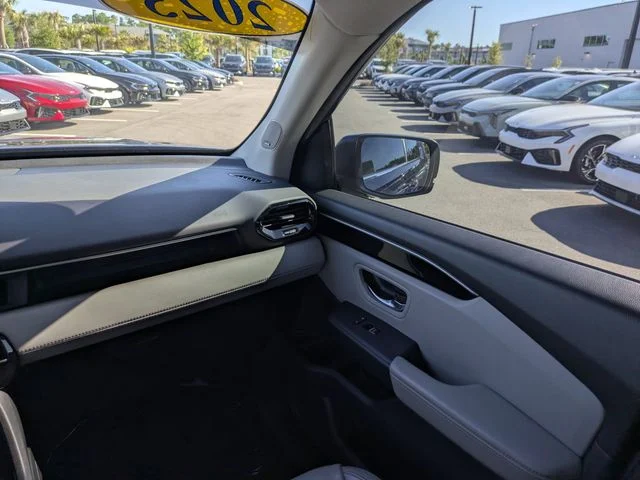 Used 2023  Honda Touring image 18
