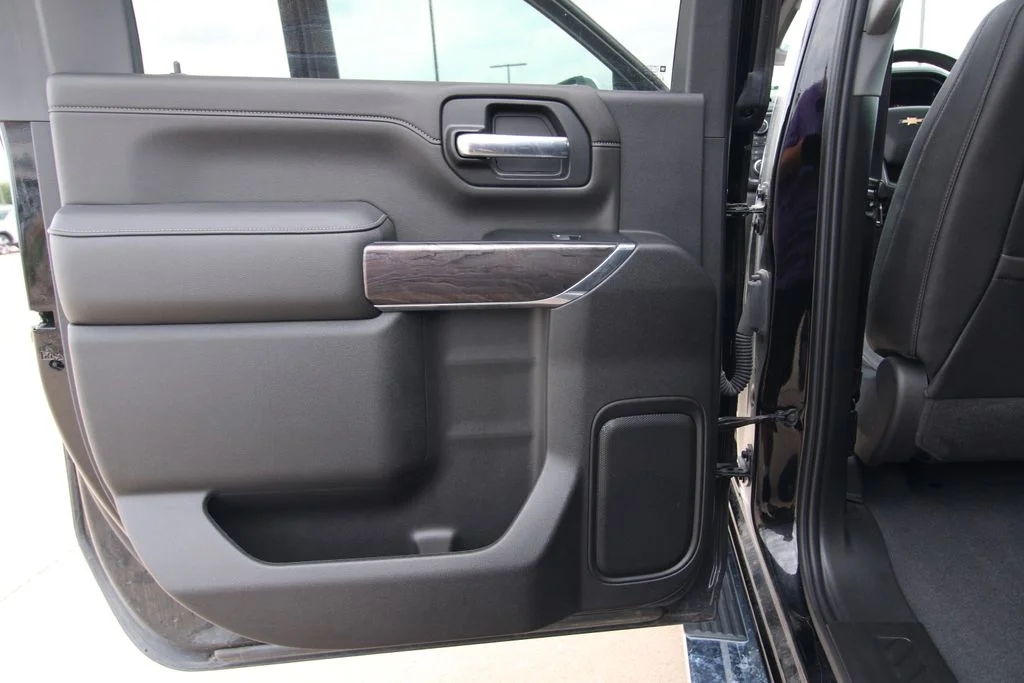 Used 2023 Black Chevrolet LTZ image 40