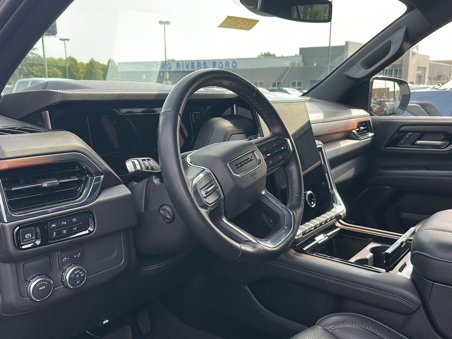 Used 2025 Sterling Metallic GMC Denali image 2