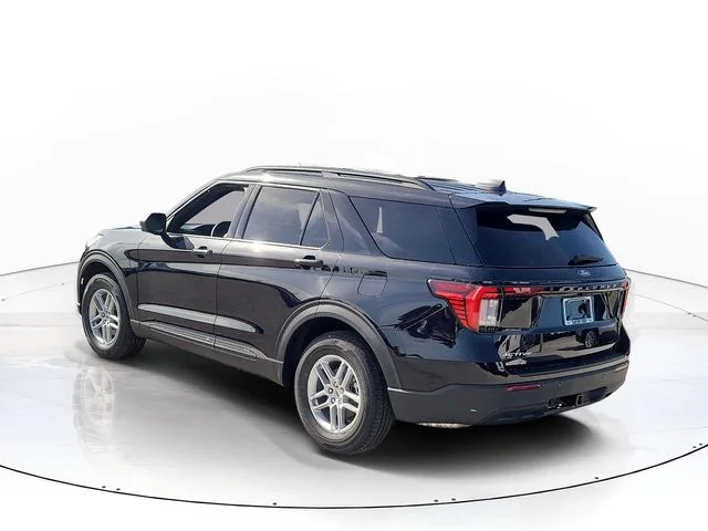 New 2027 Black Metallic Ford Active image 7