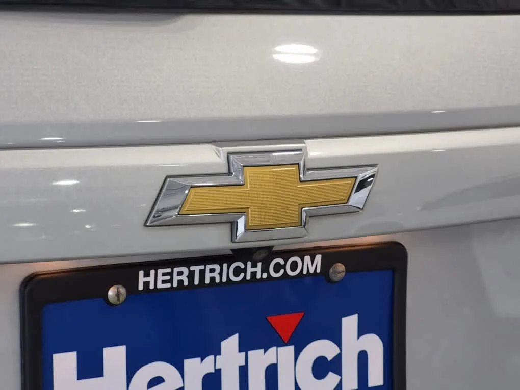 Used 2017 Silver Ice Metallic Chevrolet LS image 21