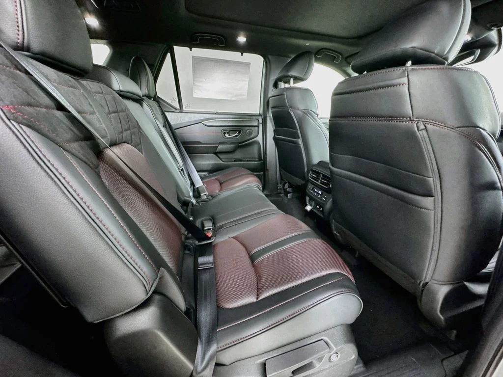 New 2026 Solar Silver Metallic Honda Black Edition image 34