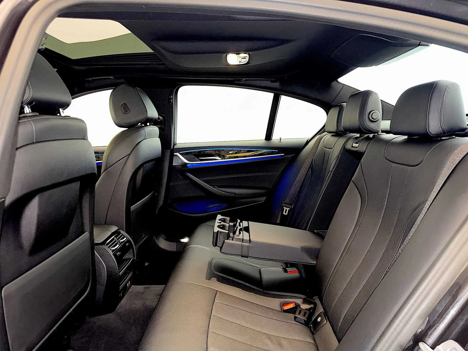 2023 BMW 5 Series 530i - Photo 21