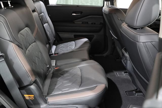 New 2026 Black Nissan Platinum image 15