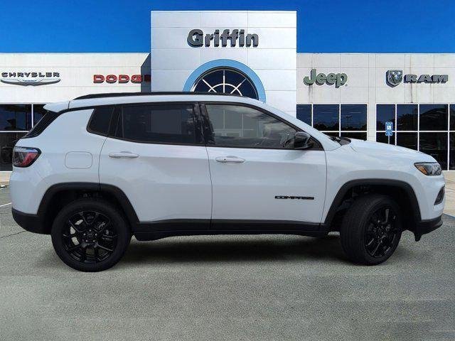 New 2026 Bright White Clear-Coat Exterior Paint Jeep Latitude image 3