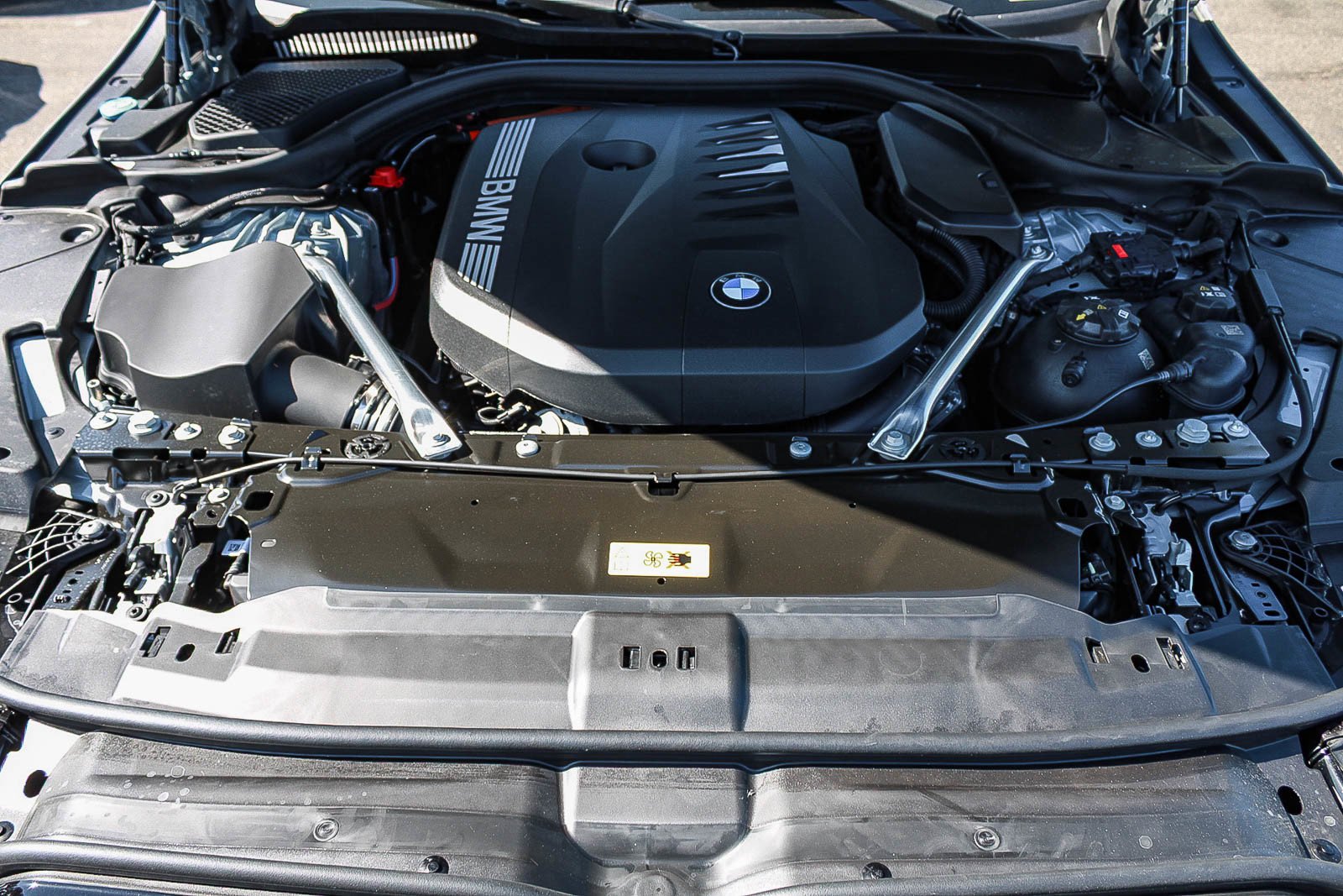 New 2027 Brooklyn Grey Metallic BMW 550e xDrive image 22
