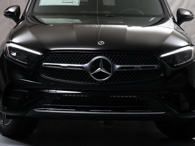 New 2026 Black Mercedes-Benz GLC 300 image 30