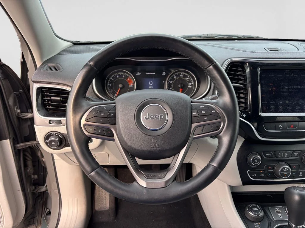 Used 2019 Gray Jeep Limited image 11