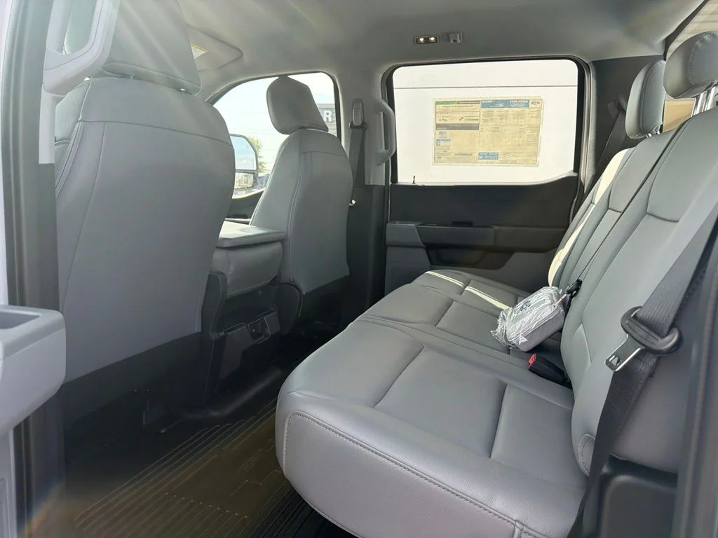 New 2027 Oxford White Ford F-250® XL image 31
