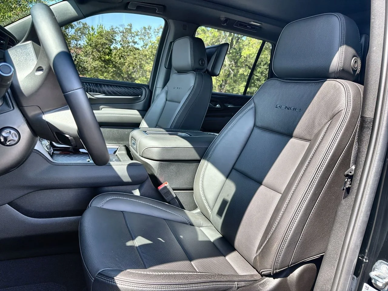 Used 2024 Onyx Black GMC Denali image 16