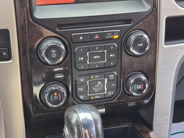Used 2014 Black Ford Platinum image 29