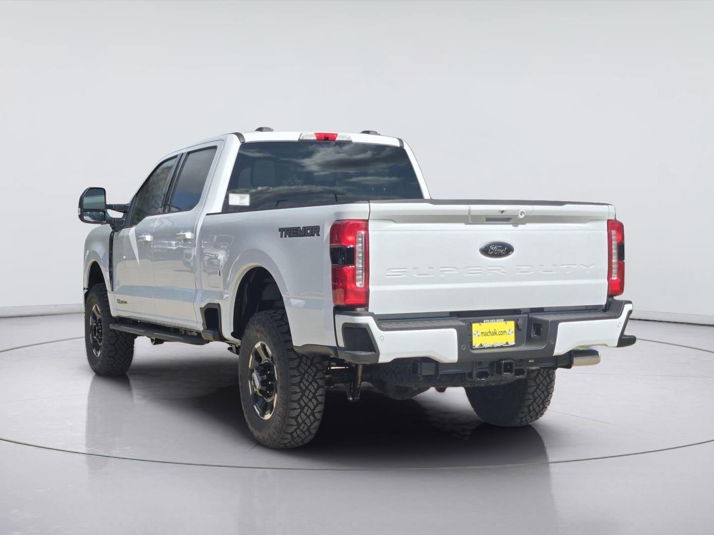 New 2026 Oxford White Ford F-250® XLT image 3