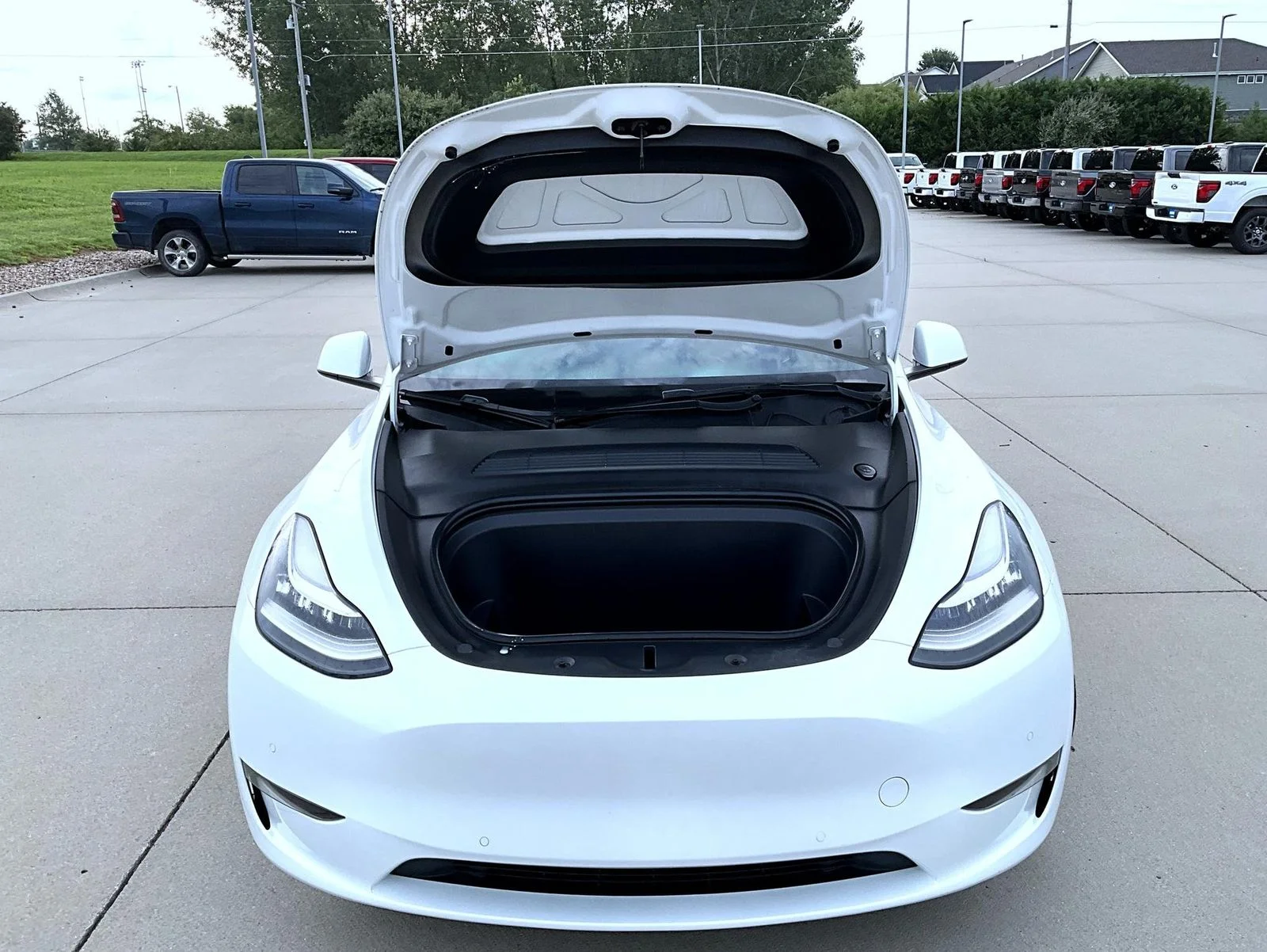 Used 2021 White Tesla Long Range image 27