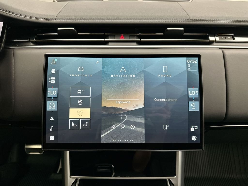 New 2026 Fuji White Land Rover SE image 13