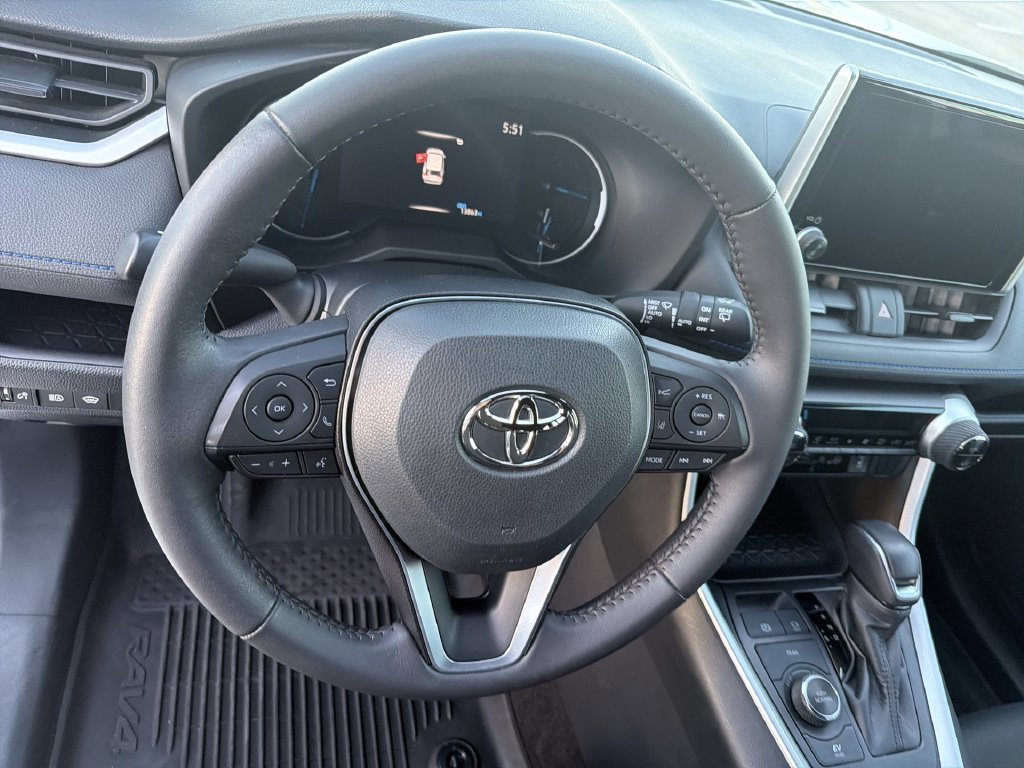 2024 Toyota RAV4 SE - Photo 16