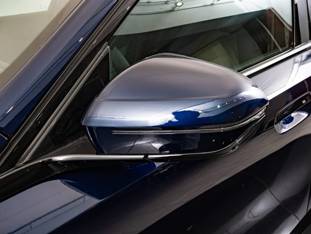 New 2027 Tanzanite Blue II Metallic BMW 550e xDrive image 15