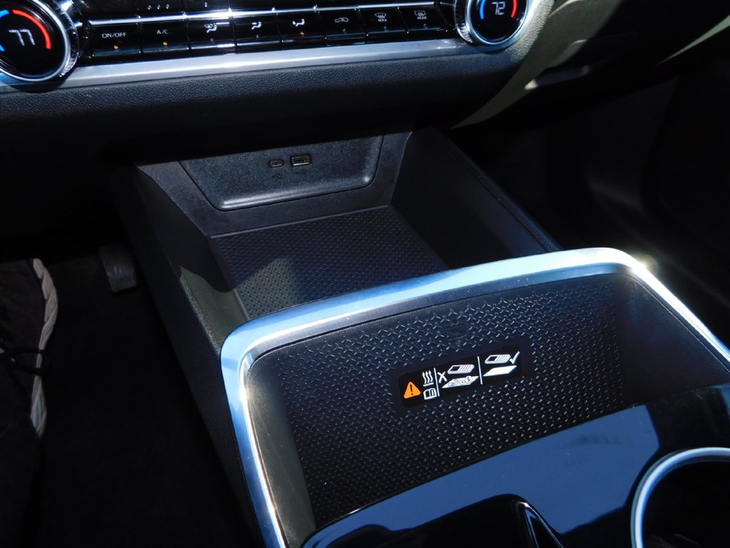 Used 2025 White Chevrolet LT image 36
