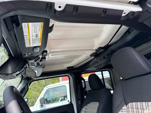 New 2026 Bright White Clear-Coat Exterior Paint Jeep 85th Anniversary Edition image 27