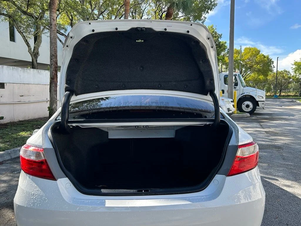 Used 2016 White Toyota LE image 33