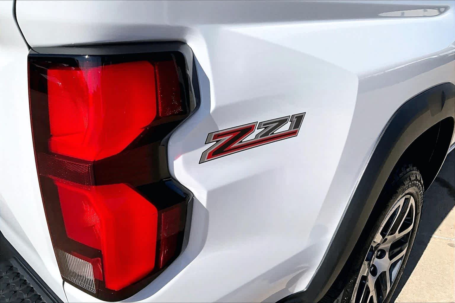 Used 2024 Summit White Chevrolet 4WD Z71 image 29