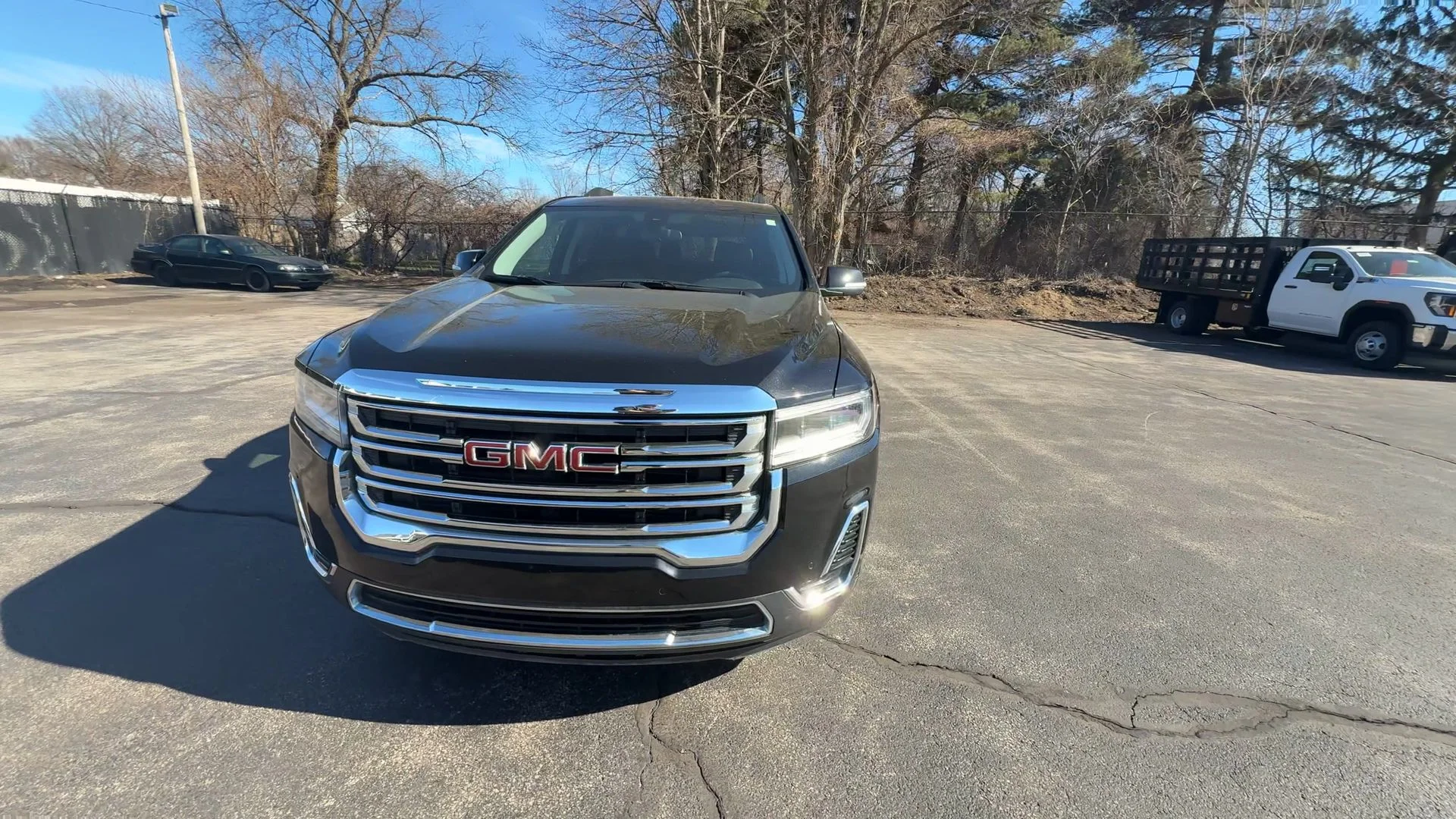 Used 2023 Ebony Twilight Metallic GMC SLE image 3